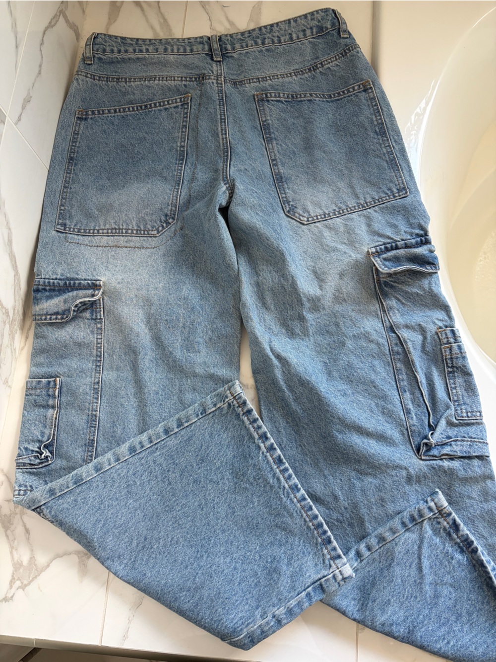Edikted Jeans - Picture 3 of 3